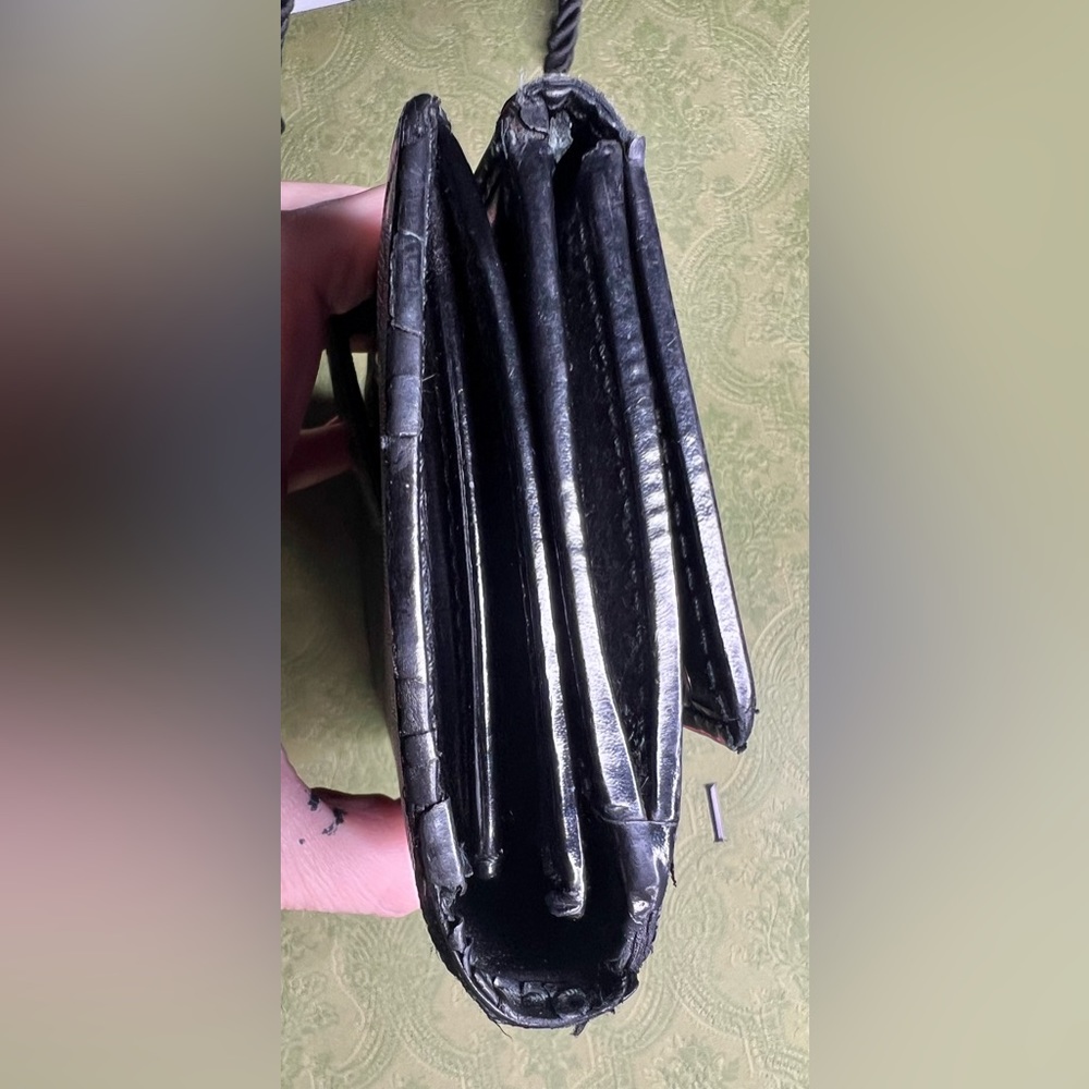 Authentic Gucci Wallet - Picture 3 of 10